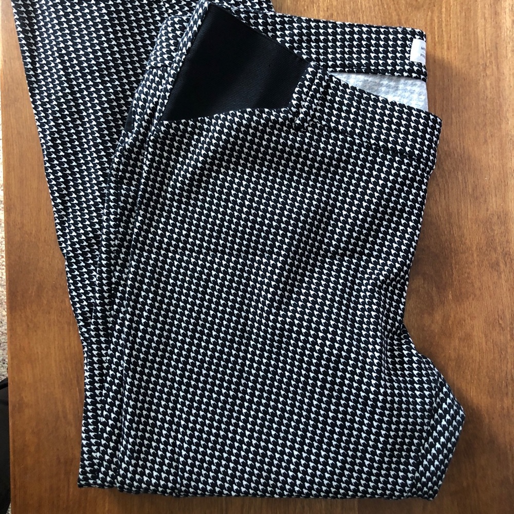 Old Navy Pixie Maternity Pants - size 14